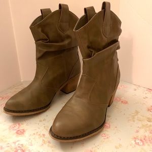 Western Style Tan/Brown Ankle Boots